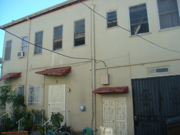 Building Photo - 156 W 46th St