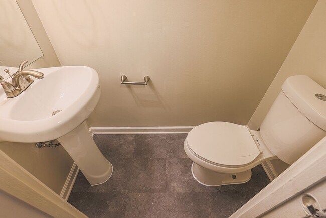 Building Photo - 25 Dorchester Ct