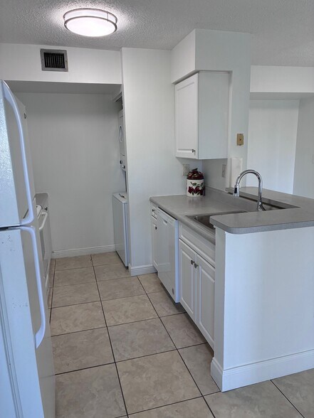 Building Photo - 15221 SW 80th St