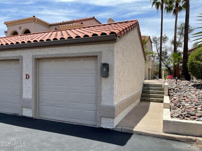 Building Photo - 10080 E Mountainview Lake Dr