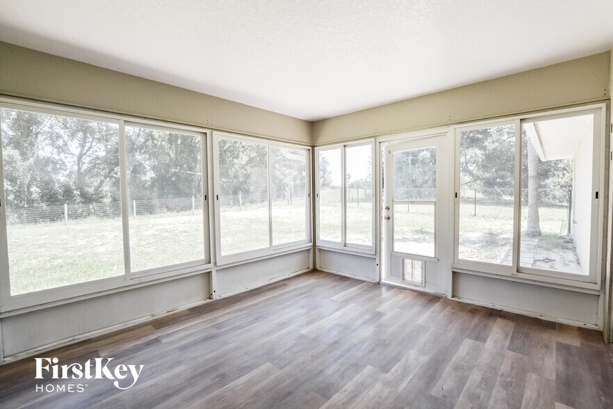 Building Photo - 207 Shannon Ln