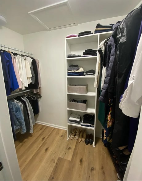 Building Photo - 5840 Allott Ave