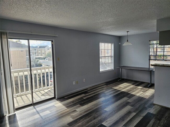 Building Photo - 2750 Holly Hall St