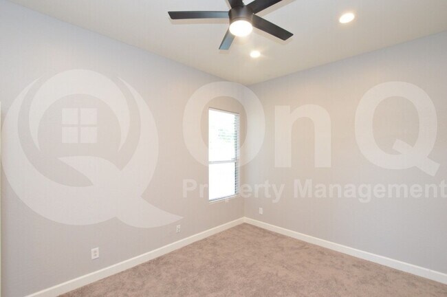 Building Photo - 1312 W Chilton Ave