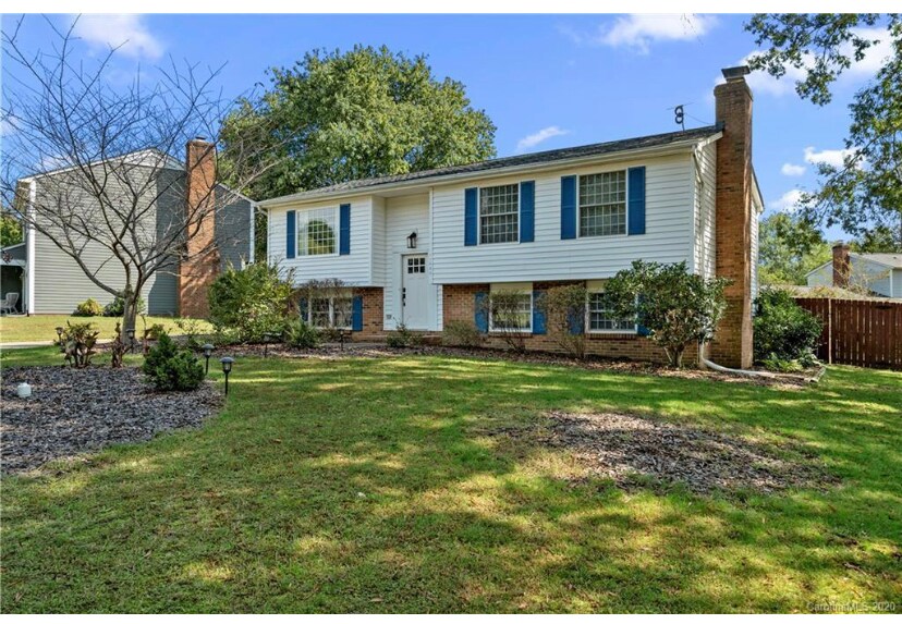 Building Photo - 11423 Five Cedars Rd