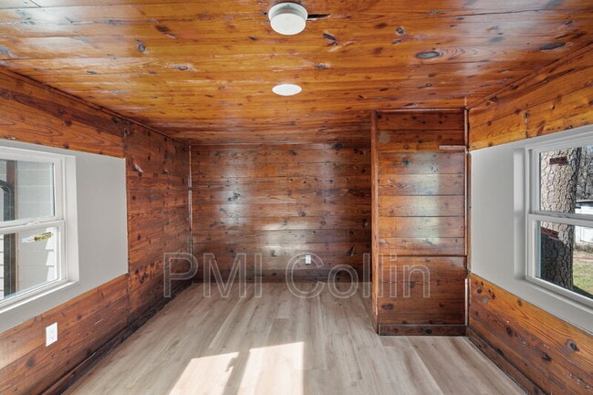 Building Photo - 1434 S Rusk St
