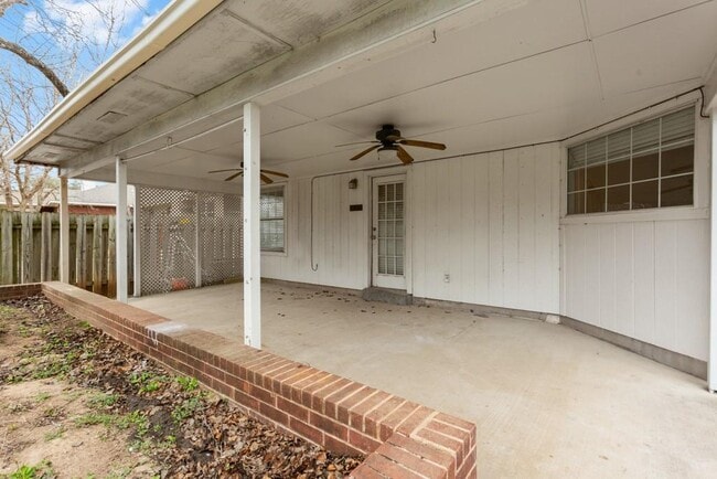 Building Photo - 8609 Ephraim Road