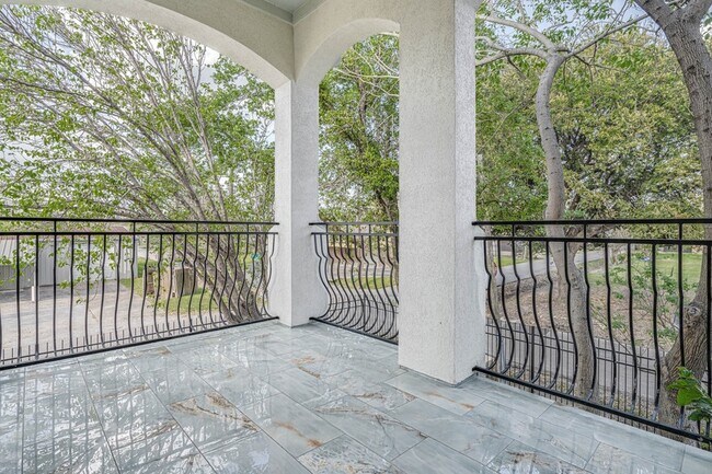 Building Photo - 4701 Inker St