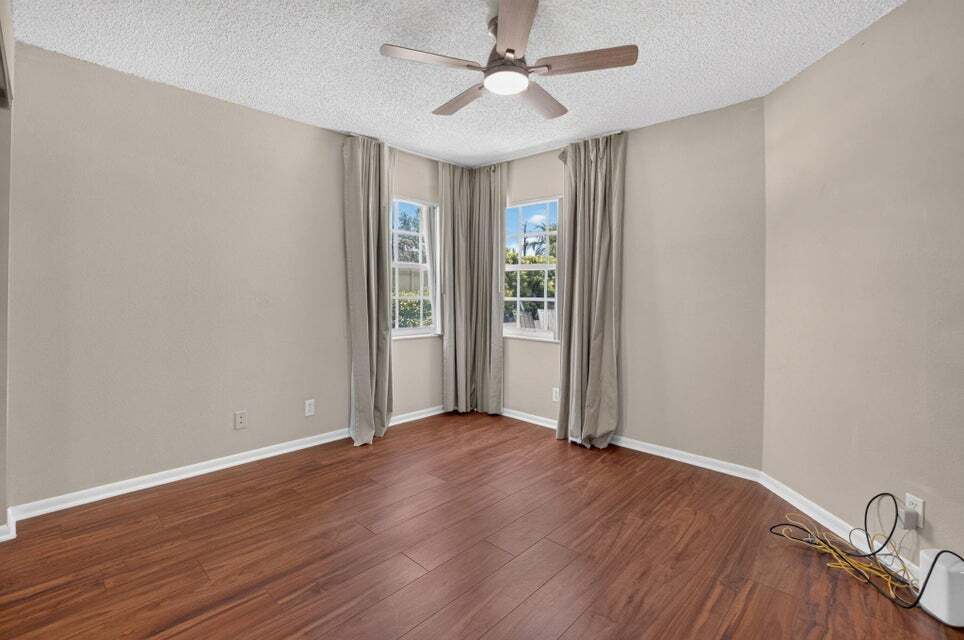Guest bedroom - 8108 Summer Shores Dr