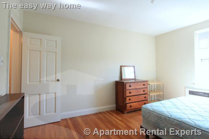 Building Photo - 16 Ware St