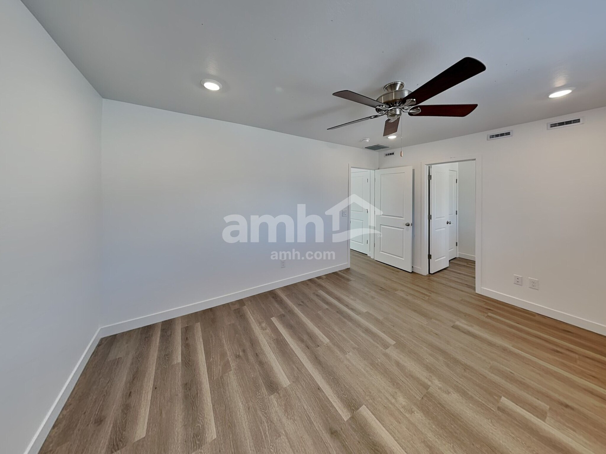 Building Photo - 20177 W Thomas Rd