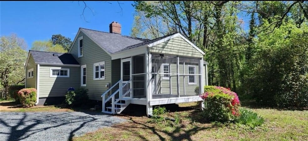 Building Photo - 234 S Peace Haven Rd