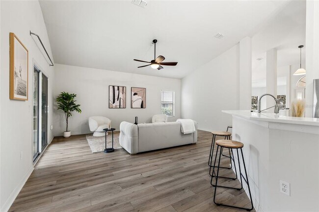 Building Photo - 1780 SW 65th Dr