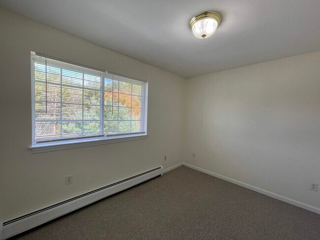 Building Photo - 3961 Brown Ave