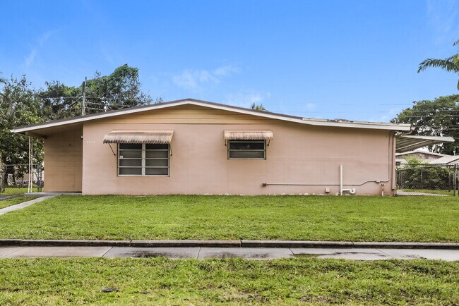 Primary Photo - 3860 SW 59th Terrace