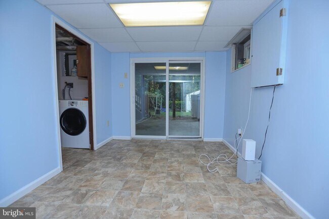 Building Photo - 4328 Hallfield Manor Dr