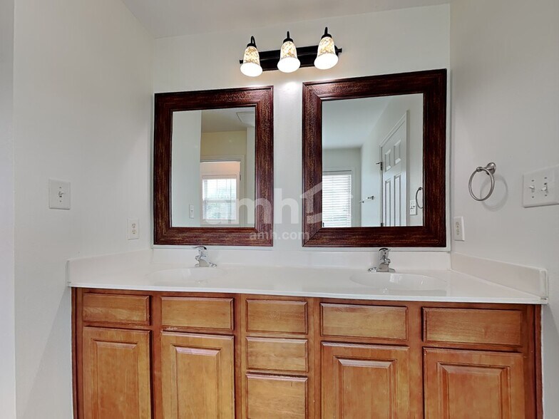 Building Photo - 12812 Walking Stick Dr