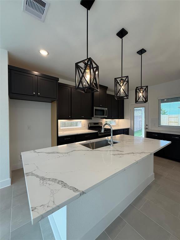 Building Photo - 7714 Meadow Mouse Ln