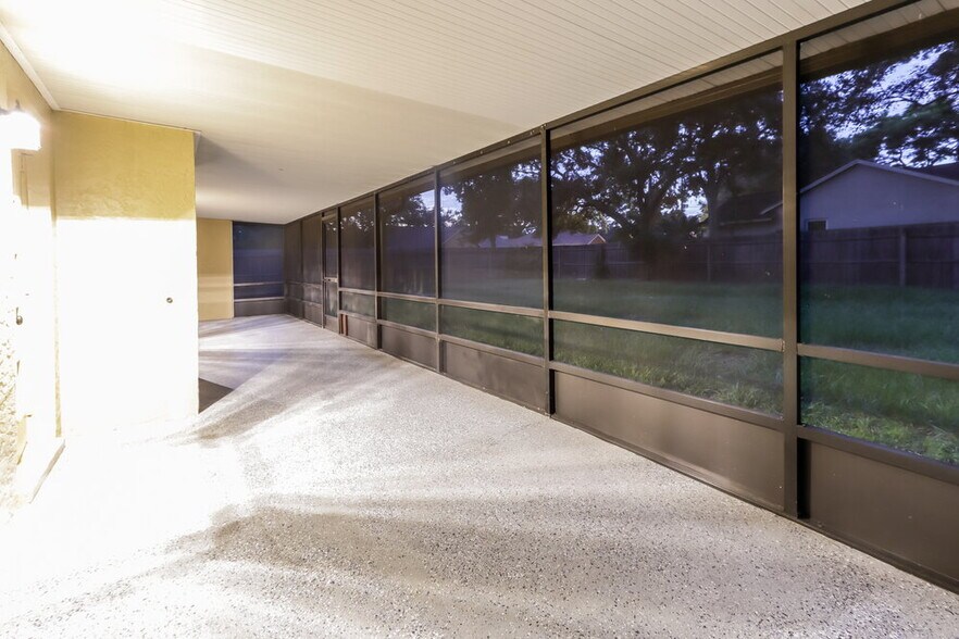 Building Photo - 10314 Ashley Oaks Dr