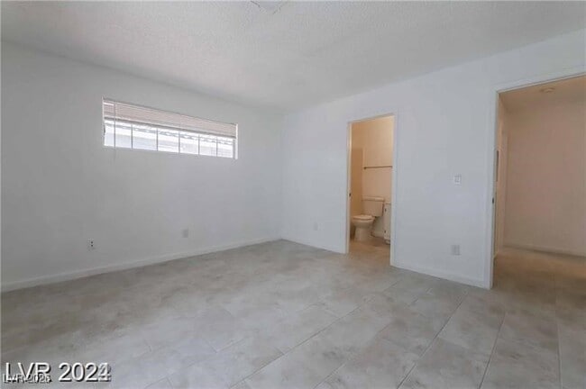 Building Photo - 2117 Chertsey Dr