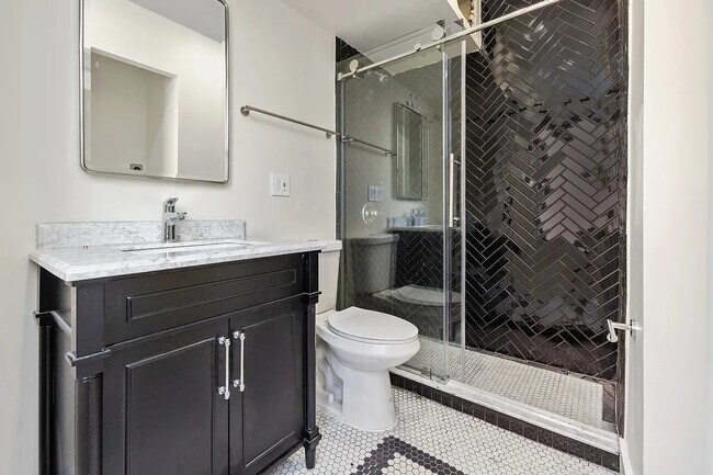 Building Photo - 138 E 38th St