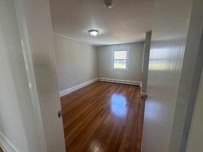 Building Photo - 34 Booth St