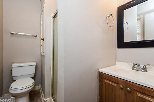 Building Photo - 3996 King Dr