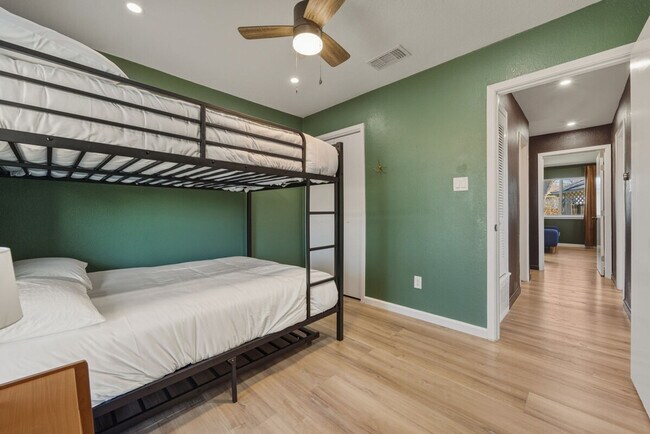 Building Photo - 4807 Carsonhill Dr