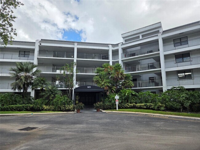 Building Photo - 16171 Blatt Blvd