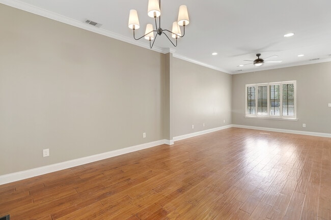 Building Photo - E 31st Street