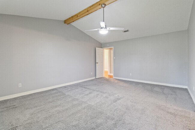 Building Photo - 210 Pecan Valley Ct