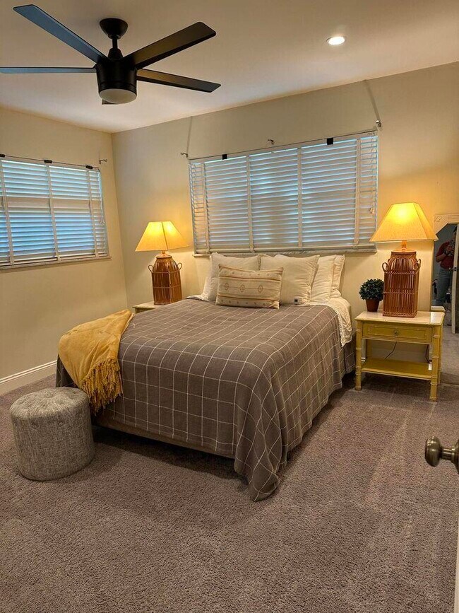 Building Photo - 917 SW 36th Terrace