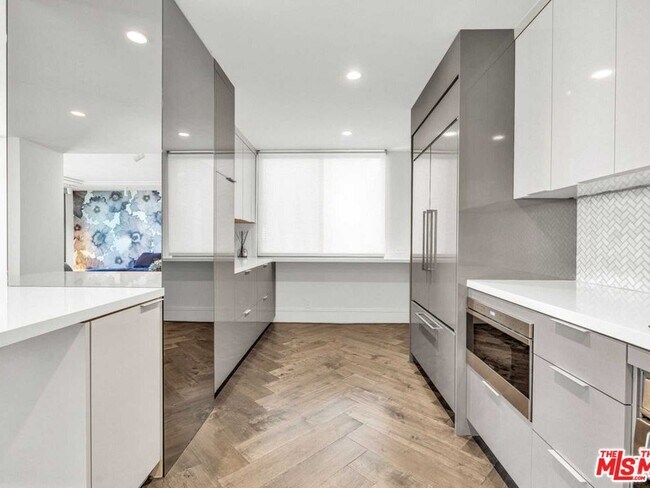 Building Photo - 1100 Alta Loma Rd