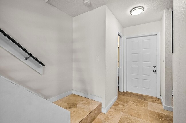 Building Photo - 2700 S Oakland Forest Dr