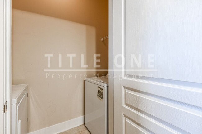 Building Photo - 799 Hammond Drive Unit 425 - Available Now