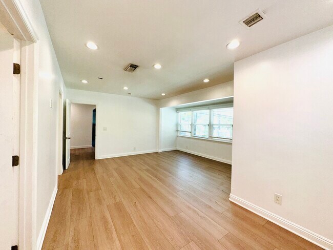 Building Photo - 5148 Otis Ave