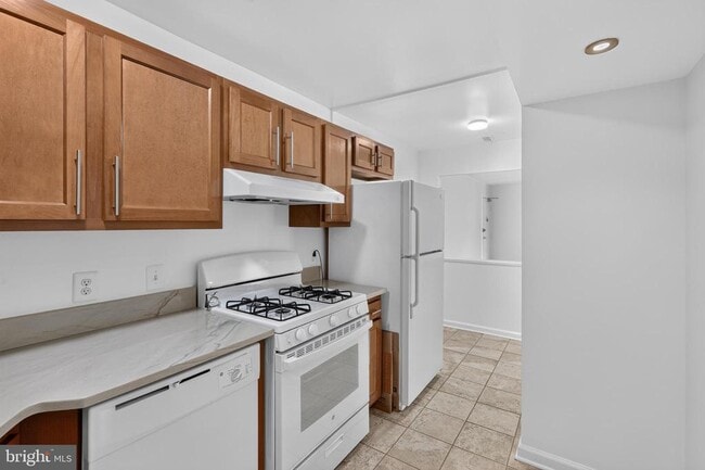 Building Photo - 204 Park Terrace Ct SE