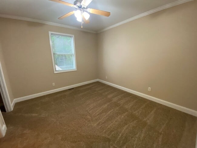 Building Photo - Pre-Leasing for August 2026!