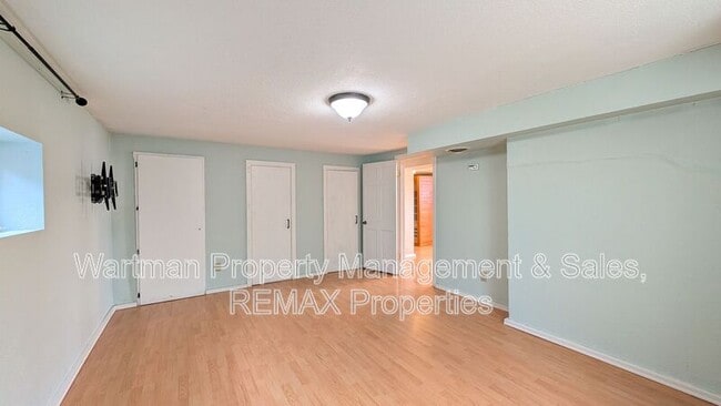 Building Photo - 2102 W Kiowa St