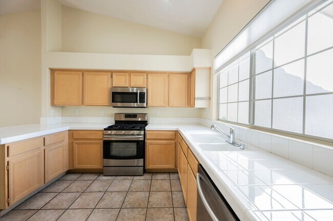 Building Photo - Summerlin - Single Story Townhome -