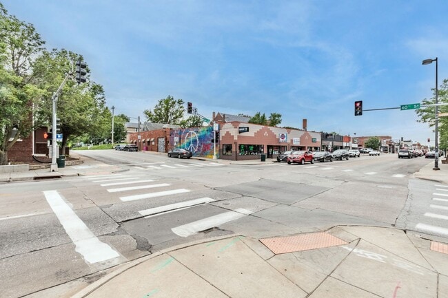 Building Photo - Beautiful 3 Bedroom Apartment | Downtown Benson