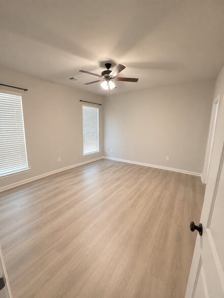 Building Photo - 41448 Cozy Wy