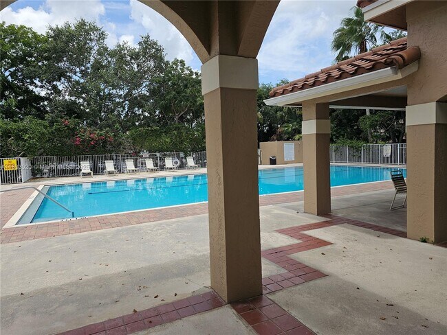 Building Photo - 1359 Springside Dr
