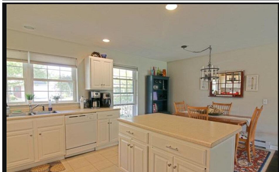 Building Photo - 207 Farmall Dr