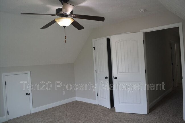 Building Photo - 7477 Coppice Dr