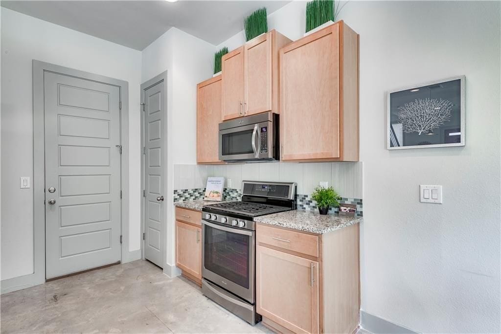 Building Photo - 900 Banister Ln