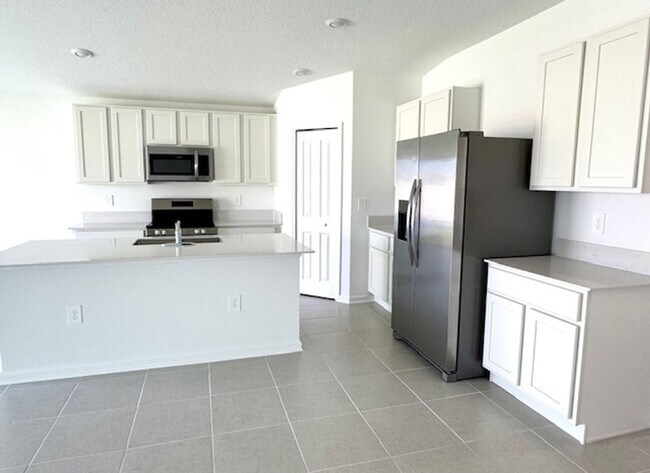 Building Photo - Brand New Home For Rent in Crosswinds Haines City with 4 Bedrooms