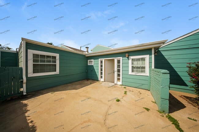 Building Photo - 2749 Indian Creek Blvd