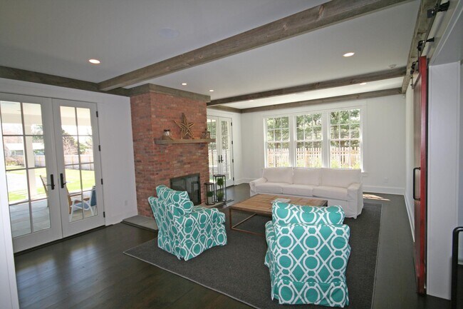 Building Photo - 34 Old Field Ln