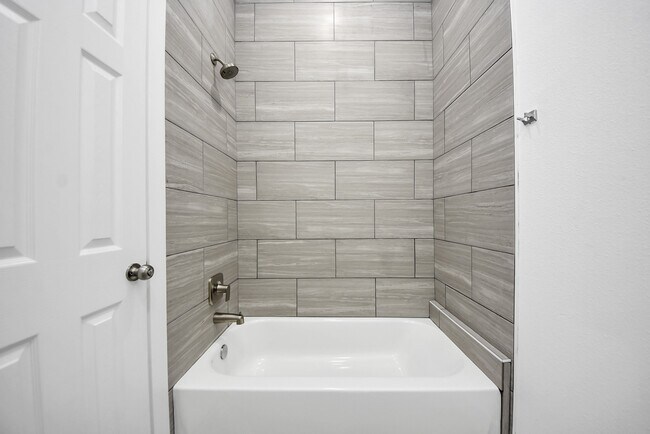 Building Photo - 7612 Easter St